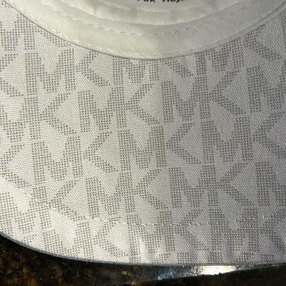 BNWT Michael Kors MK Logo cap - Picture 3 of 6